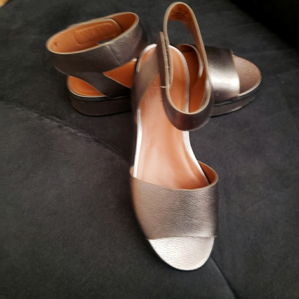 Comfortable Pewter color sandals.